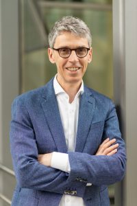 Prof. Dr. Stephan Becker forscht im Pandemie Netzwerk Hessen unter anderem an Impfstoffen gegen Coronaviren